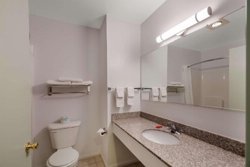 SureStay Plus Hotel by Best Western Berkeley Springs - image 22