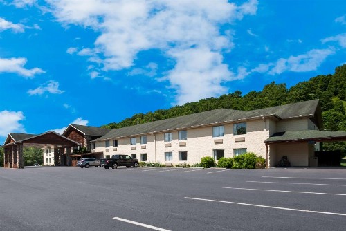 SureStay Plus Hotel by Best Western Berkeley Springs - image 24
