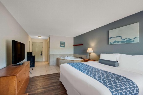 SureStay Plus Hotel by Best Western Berkeley Springs - image 37