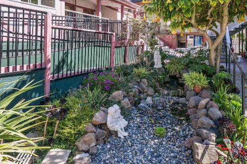 Rose Garden Inn - image 3