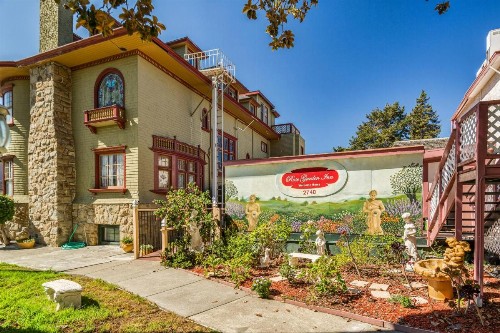 Rose Garden Inn - image 9