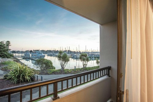 DoubleTree by Hilton Hotel Berkeley Marina - image 39