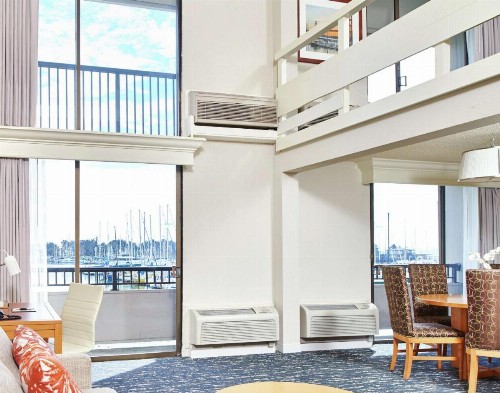 DoubleTree by Hilton Hotel Berkeley Marina - image 43