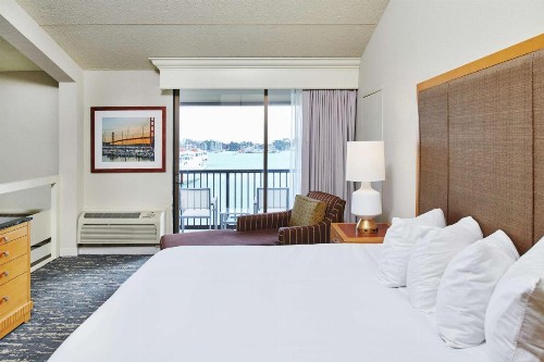 DoubleTree by Hilton Hotel Berkeley Marina - image 49