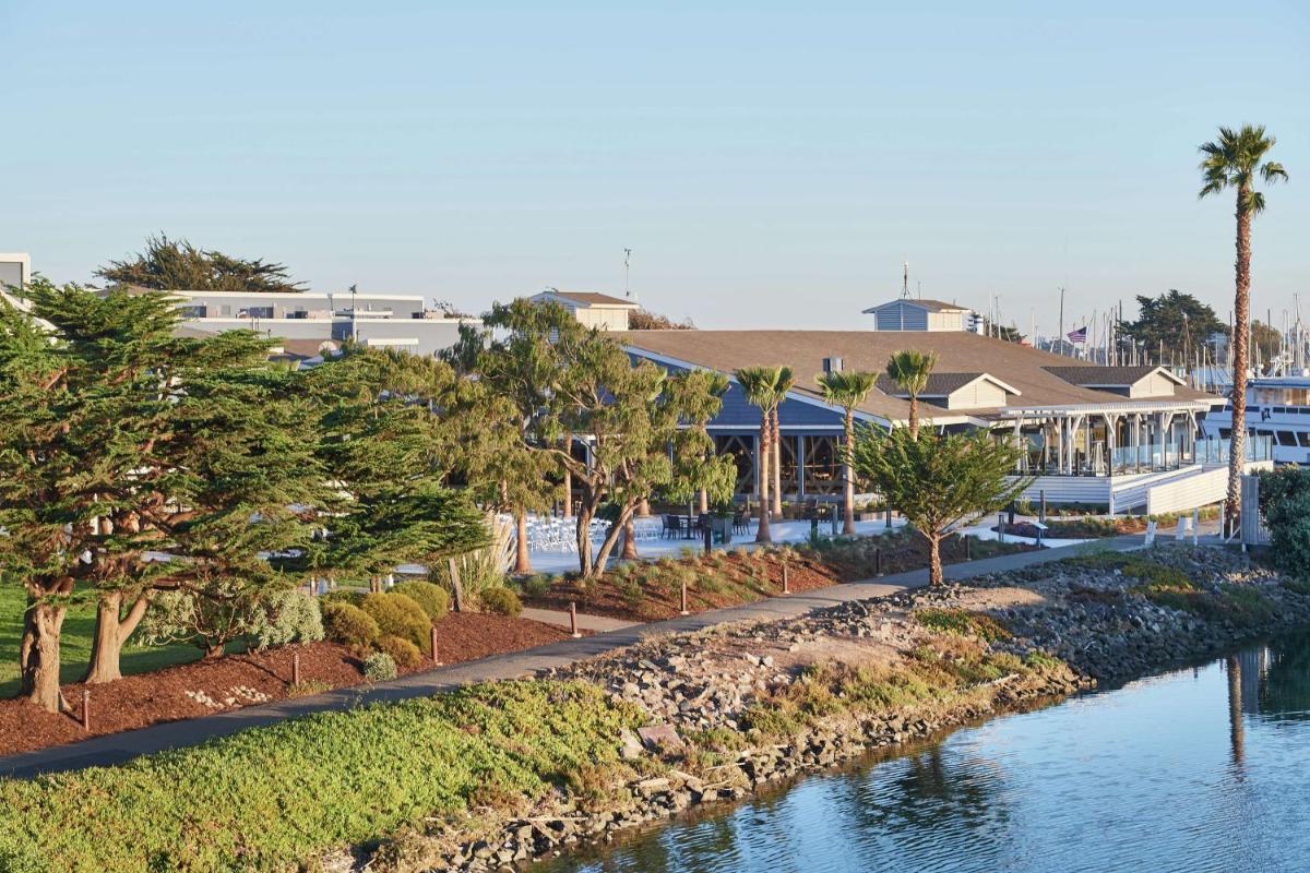 DoubleTree by Hilton Hotel Berkeley Marina - image 5