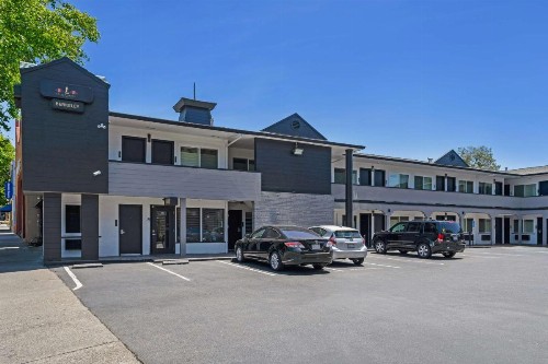 Travelodge by Wyndham Berkeley - image 1