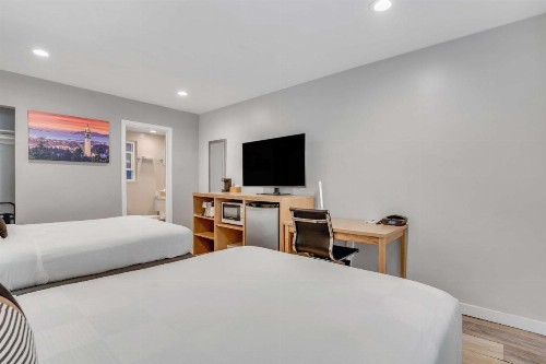 Travelodge by Wyndham Berkeley - image 11