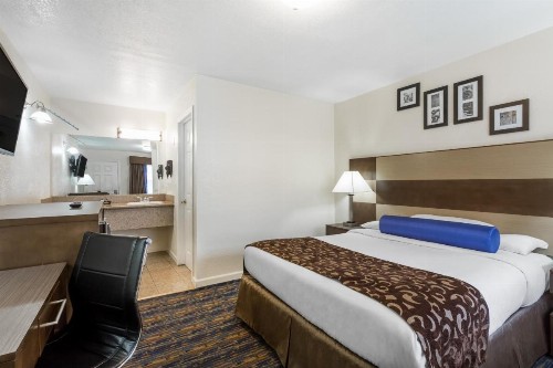 Howard Johnson By Wyndham Berkeley - image 7