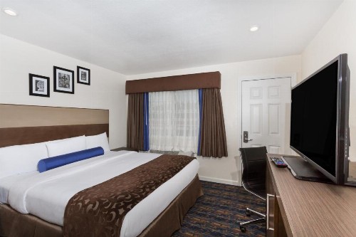 Howard Johnson By Wyndham Berkeley - image 4