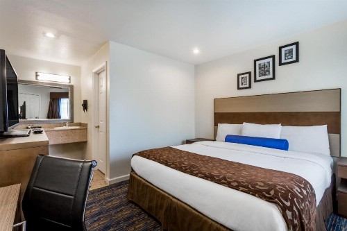 Howard Johnson By Wyndham Berkeley - image 5