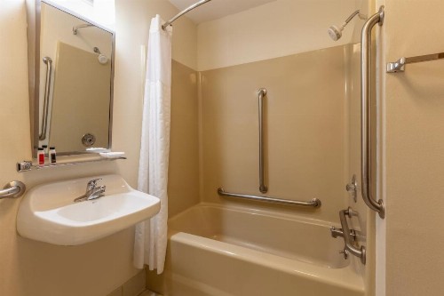 Magnuson Hotel Countryside Lodge - image 46