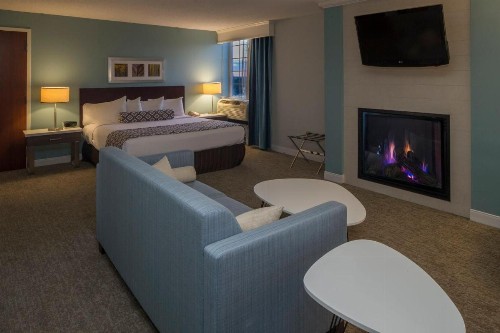 Crowne Plaza Hotel and Suites Pittsburgh South an IHG Hotel - image 15