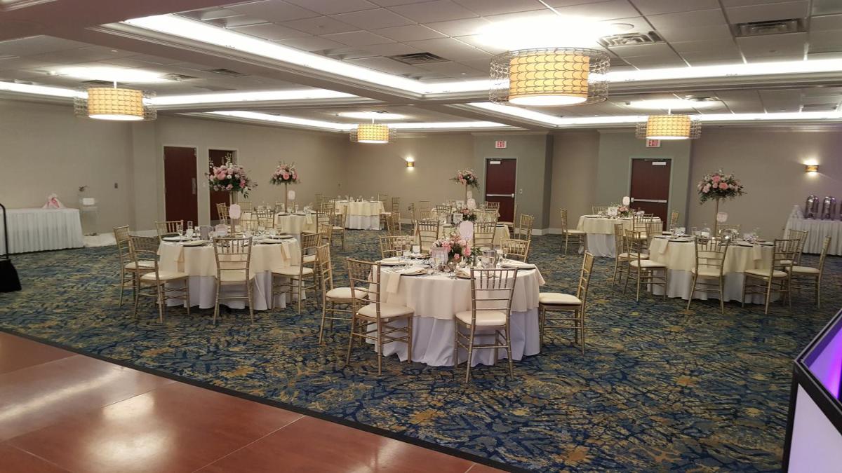Crowne Plaza Hotel and Suites Pittsburgh South an IHG Hotel - image 3