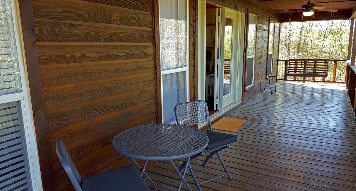 Safari on Glover River cabin - image 2