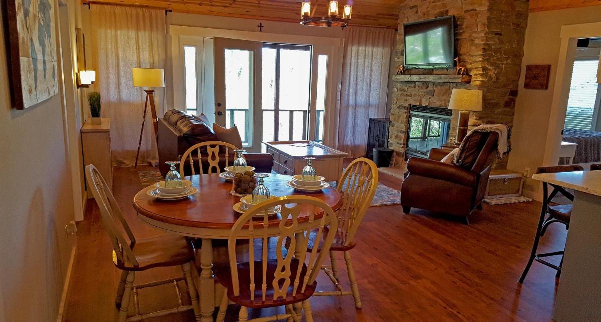 Safari on Glover River cabin - image 6