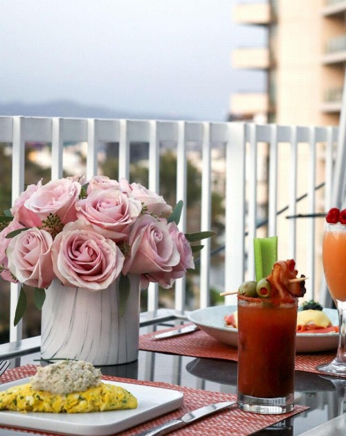 The Beverly Hilton - image 12