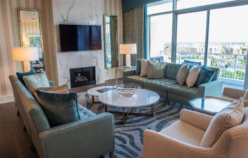 The Beverly Hilton - image 6
