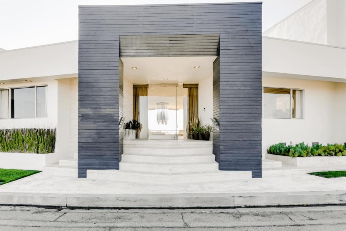 Villa Sizzle - image 2