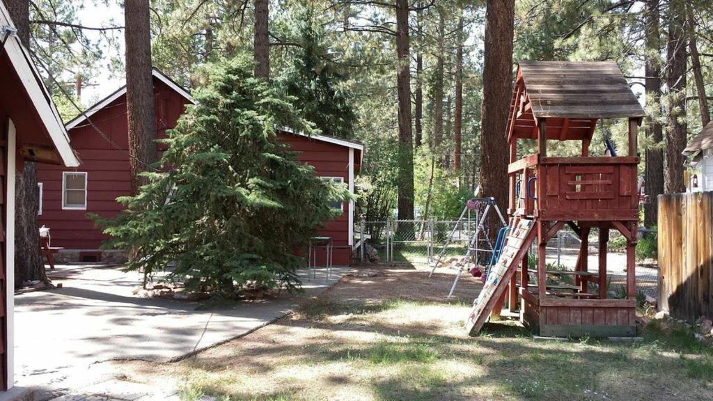 Green Cabin in Big Bear Lake - image 3