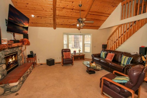 Bear Lodge - image 6