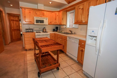 Bear Lodge - image 8