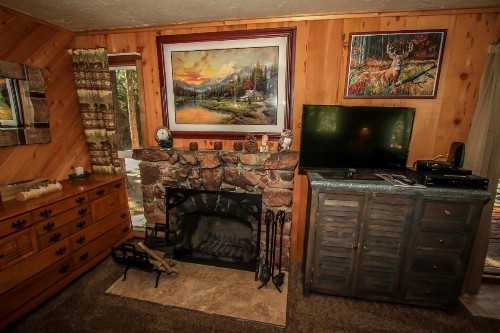 Our Mountain Hideaway Home - image 6