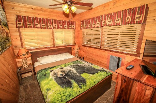Our Mountain Hideaway Home - image 9