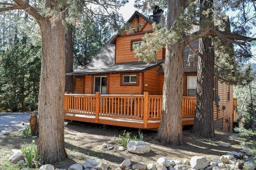 Bear Hug Hideaway