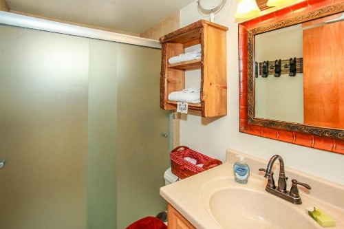 Bear Hug Hideaway - image 3