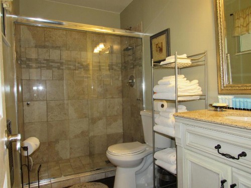 Bear Haven Chalet - image 11