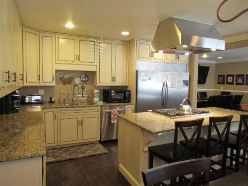 Bear Haven Chalet - image 4