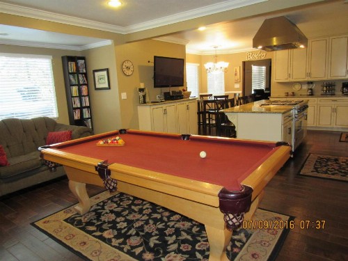 Bear Haven Chalet - image 6