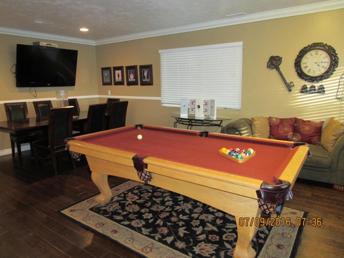 Bear Haven Chalet - image 7