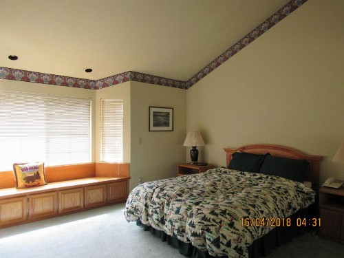 Slopeside Chalet - image 5