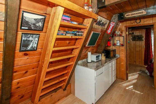 A-Frame Chalet - image 10