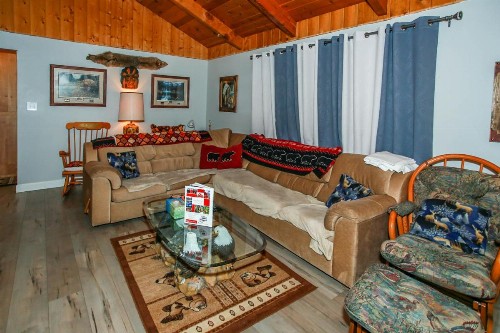 Macs Hideout - image 6