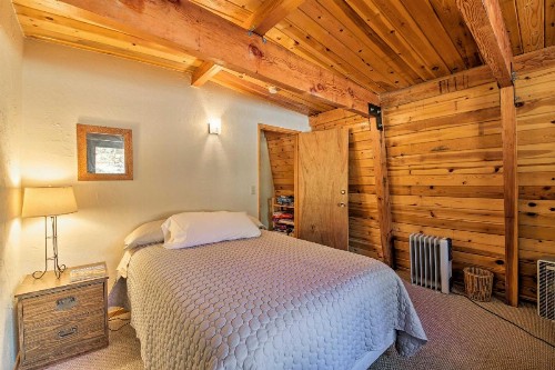 Walk to Big Bear Lake Cabin with Deck Hot Tub and WiFi - image 11