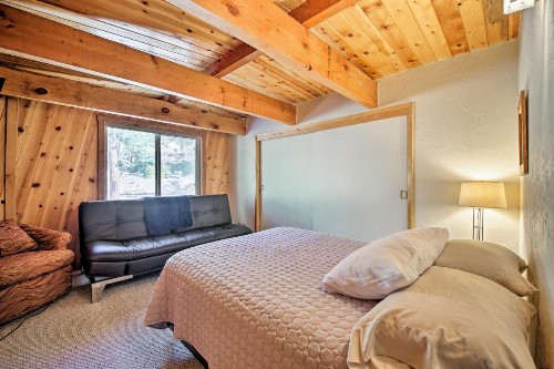 Walk to Big Bear Lake Cabin with Deck Hot Tub and WiFi - image 12