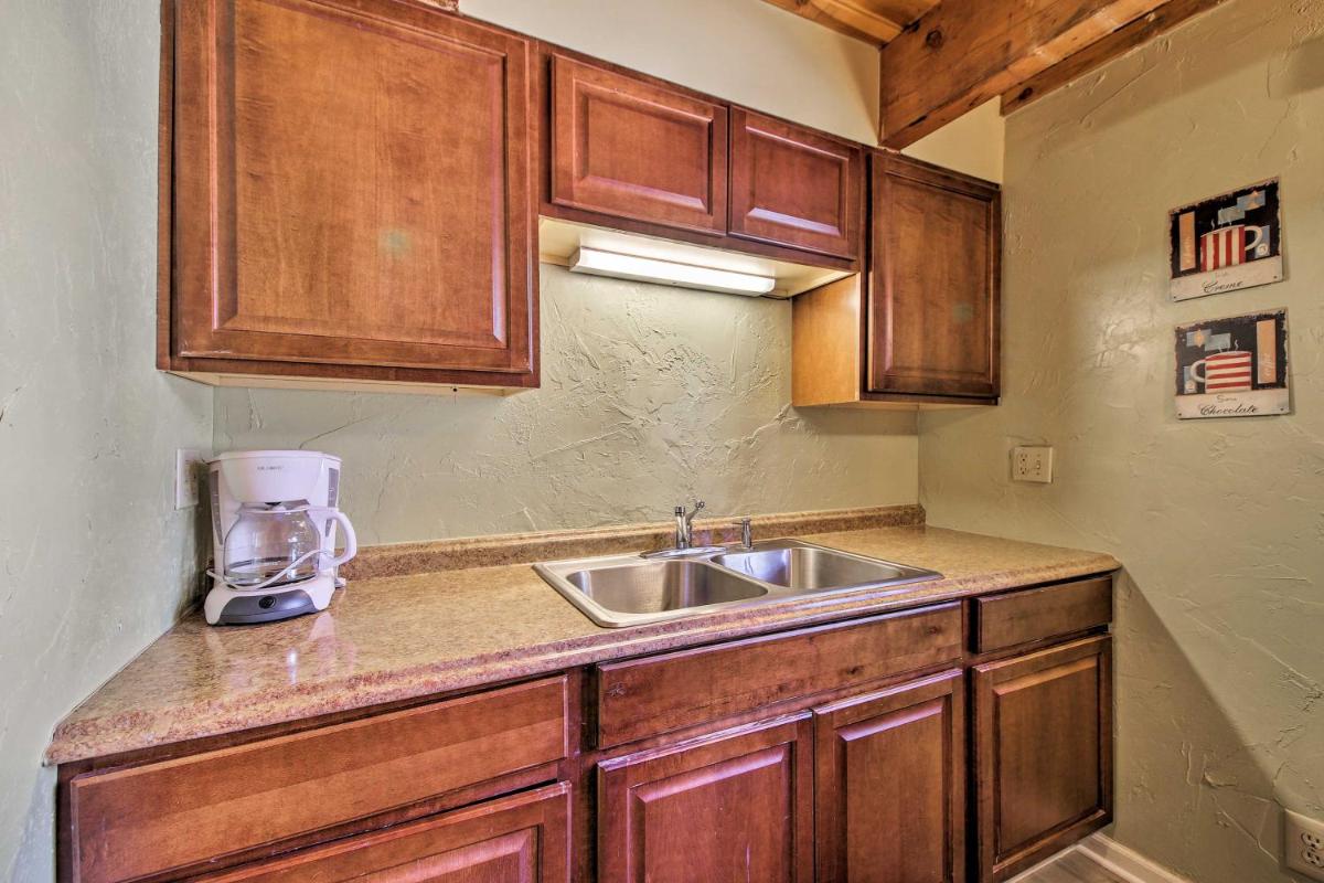 Walk to Big Bear Lake Cabin with Deck Hot Tub and WiFi - image 7