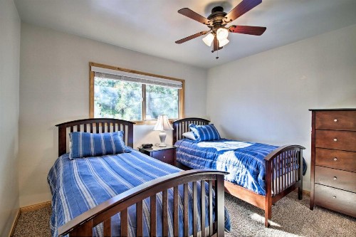 Rustic Fawnskin Home with Gas Grill - Walk to Lake! - image 10