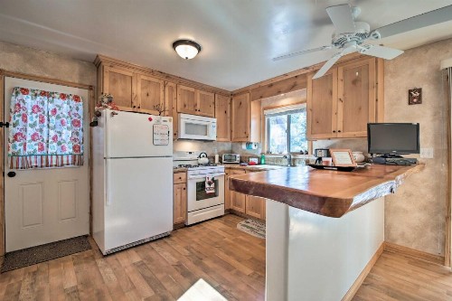 Rustic Fawnskin Home with Gas Grill - Walk to Lake! - image 12