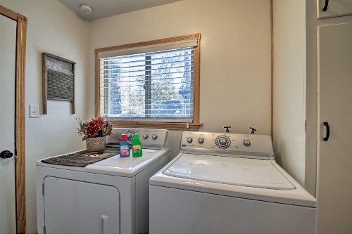 Rustic Fawnskin Home with Gas Grill - Walk to Lake! - image 8