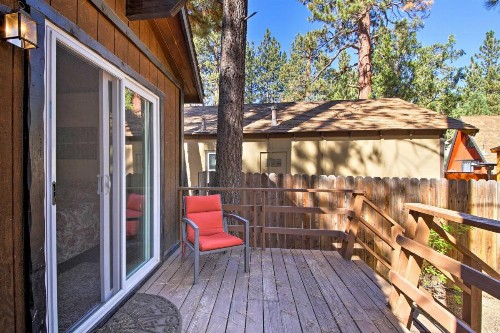 Cozy Big Bear Cabin with Spacious Deck and Fireplace!