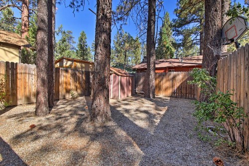 Cozy Big Bear Cabin with Spacious Deck and Fireplace! - image 8