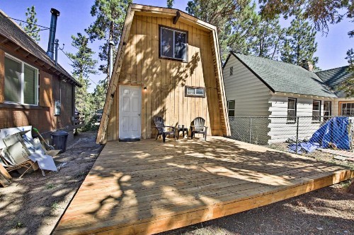 Log Cabin Retreat with Deck Near Big Bear Lake! - image 7