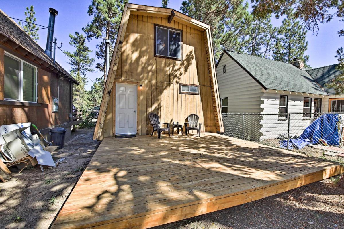 Log Cabin Retreat with Deck Near Big Bear Lake! - image 7
