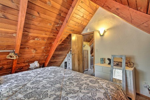 Explore Big Bear Lake and Slopes - Sugarloaf Cabin! - image 12