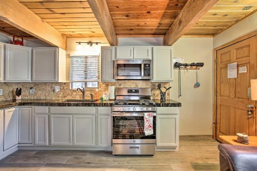 Explore Big Bear Lake and Slopes - Sugarloaf Cabin! - image 6