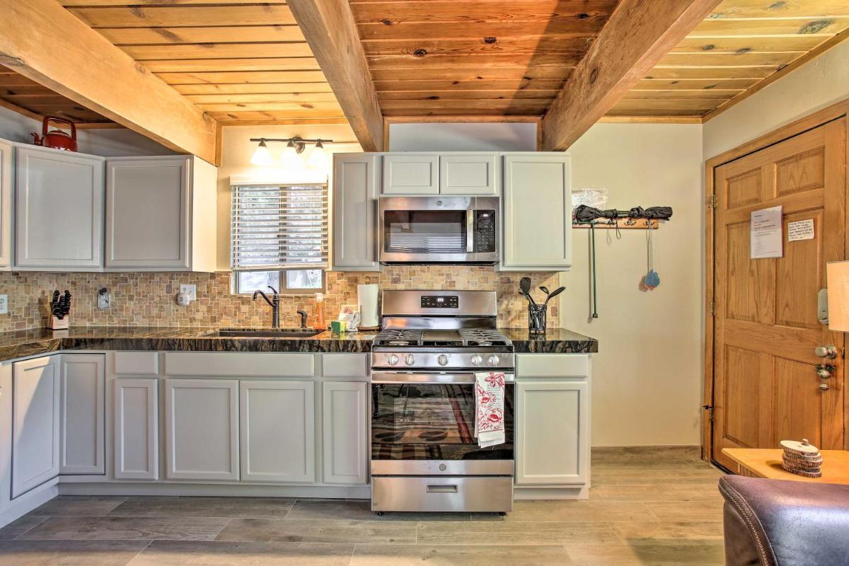 Explore Big Bear Lake and Slopes - Sugarloaf Cabin! - image 6