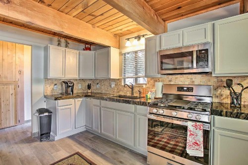 Explore Big Bear Lake and Slopes - Sugarloaf Cabin! - image 8